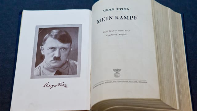 Nationalsozialistische Propagandaschrift "Mein Kampf" von Adolf Hitler