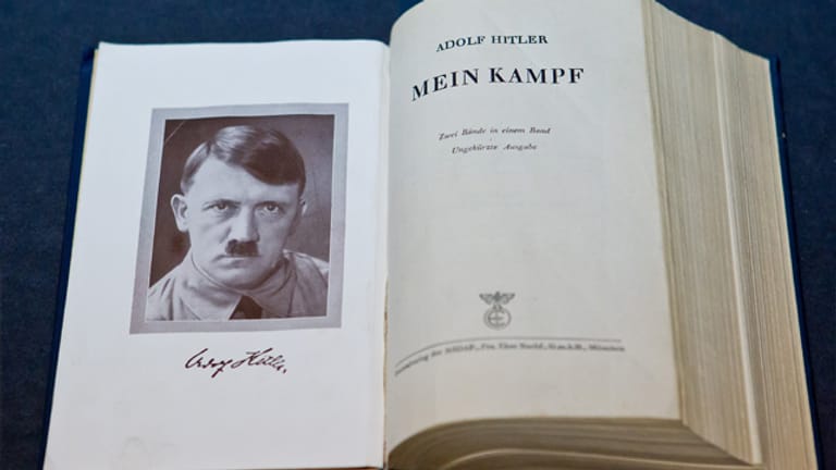 Nationalsozialistische Propagandaschrift "Mein Kampf" von Adolf Hitler