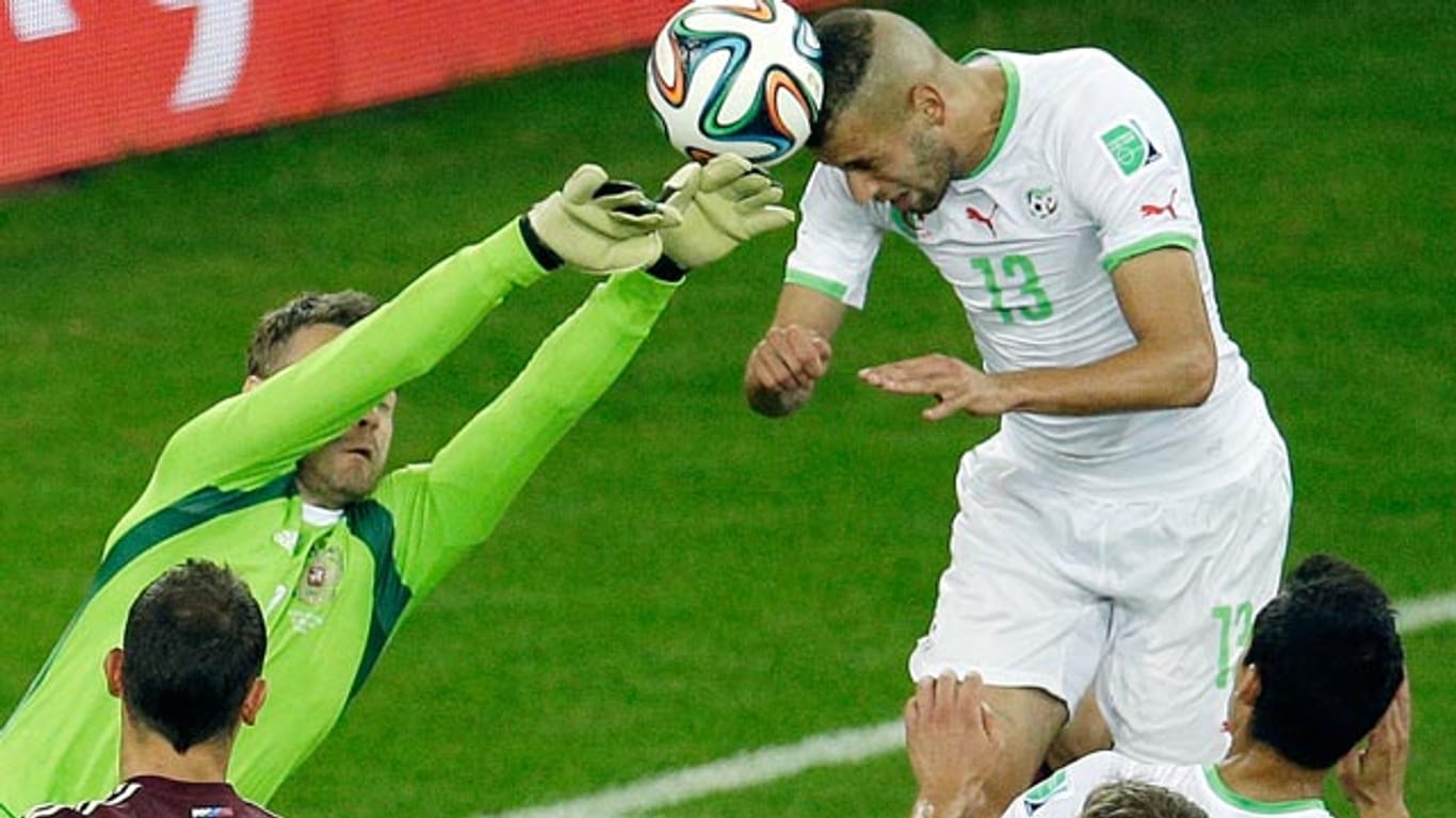 Islam Slimani trifft für Algerien zum 1:1 gegen Russland.
