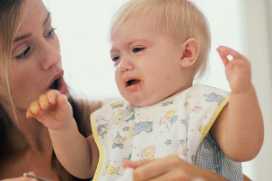 Wenn Ihr Baby spuckt, kann das verschiedene Gründe haben