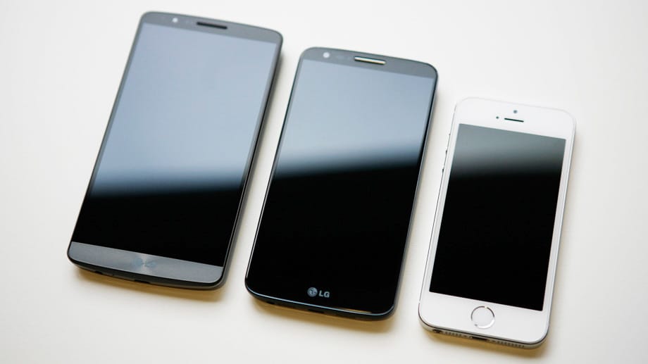 Das LG G3 (l.) ist nochmal größer als der ohnehin nicht kleine Vorgänger G2.