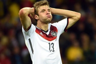 Deutschlands Nationalstürmer Thomas Müller atmet nach dem knappen Sieg gegen Algerien erst einmal durch.
