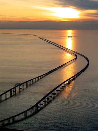 Der Chesapeake Bay Bridge Tunnel ist rund 27 Kilometer lang und führt über die Chesapeake Bay an der US-Atlantikküste.
