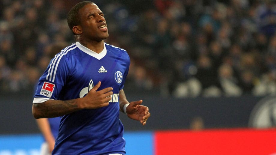Schmerzverzerrtes Gesicht: Schalke-Star Jefferson Farfan muss wohl unters Messer. Schmerzverzerrtes Gesicht: Schalke-Star Jefferson Farfan muss wohl unters Messer.