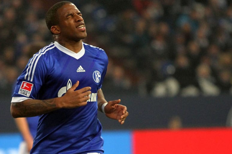 Schmerzverzerrtes Gesicht: Schalke-Star Jefferson Farfan muss wohl unters Messer.