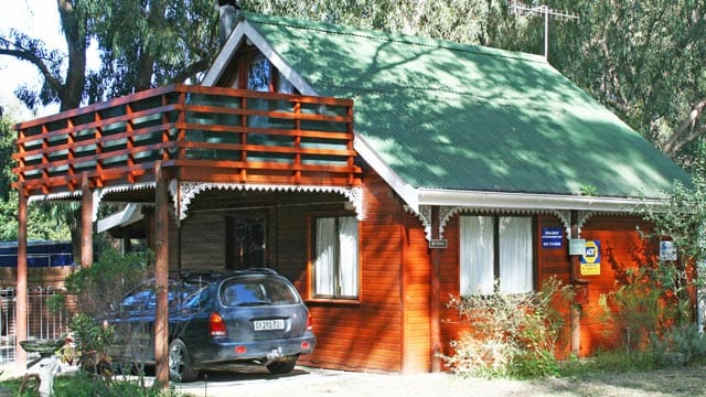 Carport aus Holz oder Metall: Bei der Entscheidung sollten Sie Kosten und Leistung bedenken