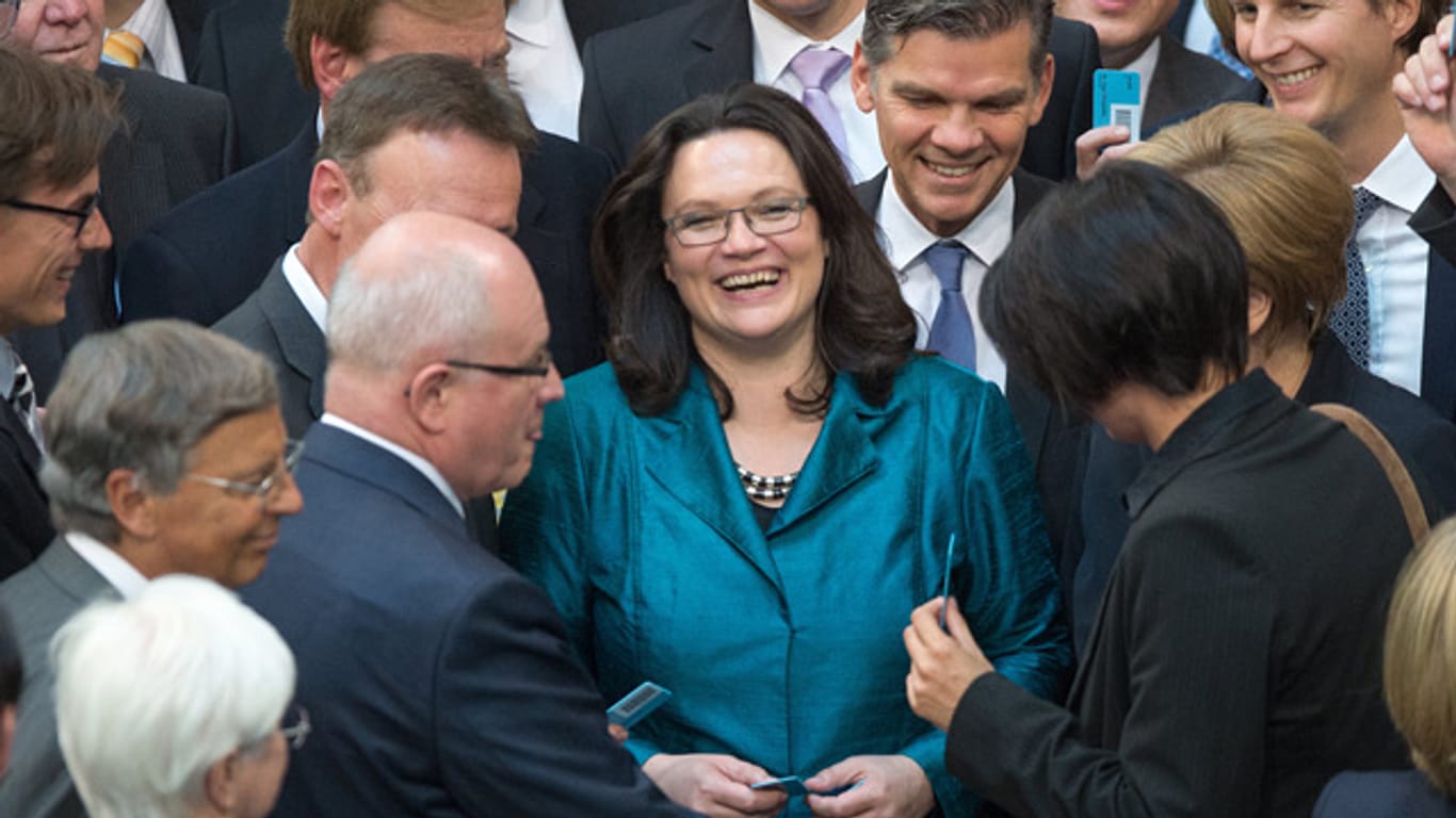Arbeits- und Sozialministerin Andrea Nahles bei der Abstimmung im Bundestag