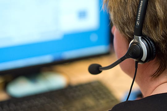 Callcenter-Mitarbeiter gehören zu denjenigen, die derzeit oft noch weniger als 8,50 Euro verdienen