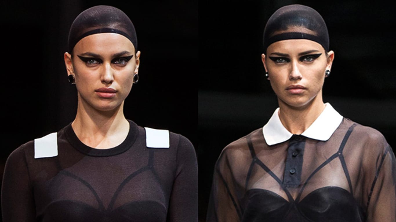 Irina Shayk (li.) und Adriana Lima sehen sich zum Verwechseln ähnlich auf der Modenschau von Givenchy.