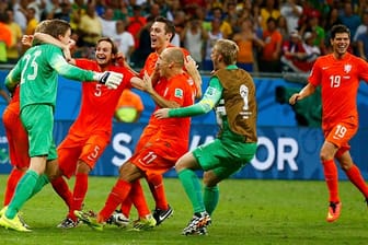 Oranje im Freudentaumel: Torhüter Tim Krul avancierte mit zwei gehaltenen Elfmetern zum Matchwinner gegen Costa Rica.