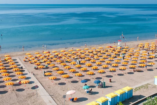 Der Strand von Grado ist besonders bei Familien beliebt.