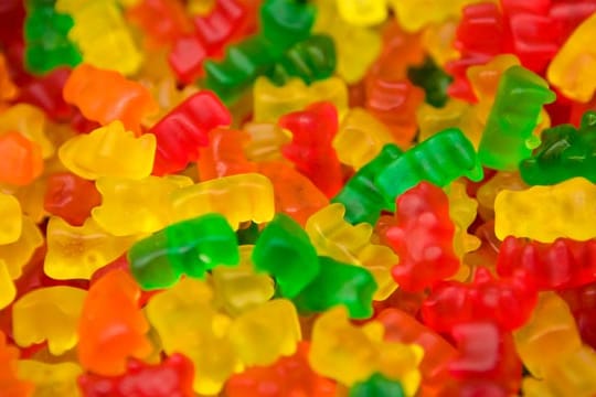 Für vegetarische Gummibärchen brauchen Sie Agatine statt Gelatine.