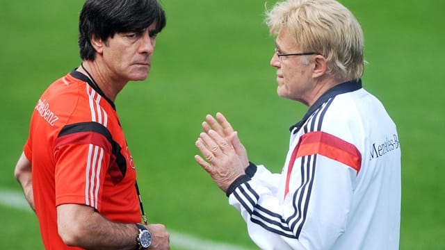 Bundestrainer Joachim Löw (li.) und Urs Siegenthaler: "Wir liefern dem Trainerstab alle relevanten Informationen und machen ganz klare Vorschläge."