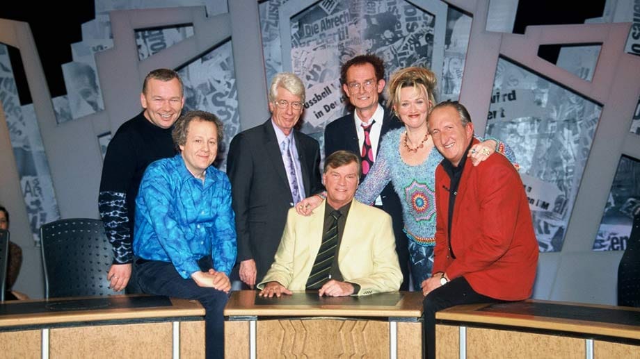 "7 Tage, 7 Köpfe" (1996 bis 2005) war eine satirische RTL-Talkshow, die auf die vergangenen Tage zurückblickte.
