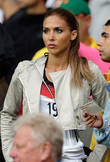 Model Ann-Kathrin Brömmel ist mit Dortmund-Kicker Mario Götze liiert.