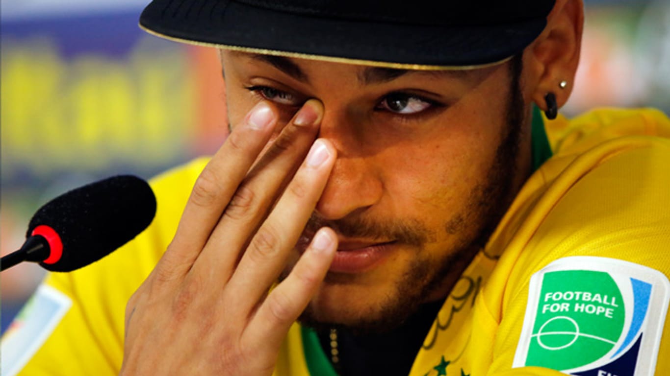 Auf der bewegenden Pressekonferenz flossen bei Superstar Neymar Tränen.