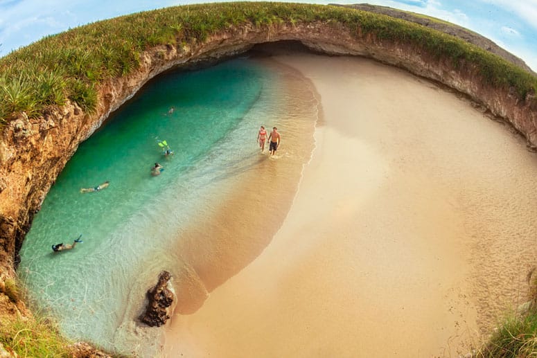 Erst aus der Nähe oder aus der Luft zeigt sich der Hidden Beach.