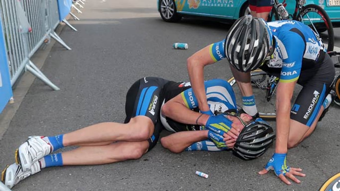 Für Paul Voss endete der Tour-Tag böse: Er stürzte und brach sich Nasenbein und einen Finger.