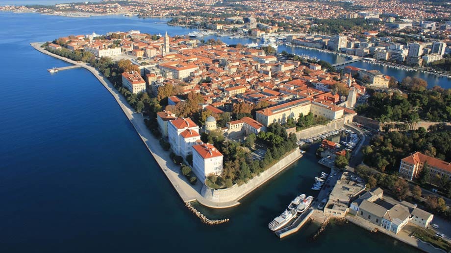 Blick auf die malerische Altstadt von Zadar.