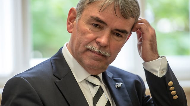 Gustl Mollath muss sich in seinem Wiederaufnahmeverfahren erneut vor Gericht verantworten. Gustl Mollath muss sich in seinem Wiederaufnahmeverfahren erneut vor Gericht verantworten.