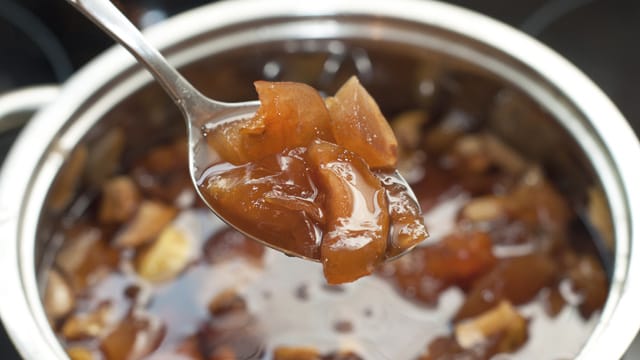 Ein süßes und würziges Apfel-Chutney ist schnell zubereitet