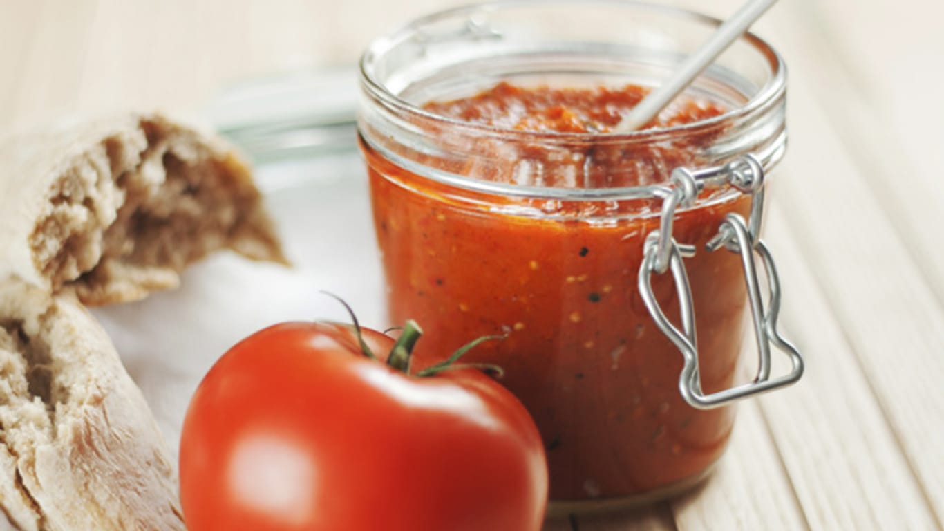 Tomaten-Chutney können Sie gut und günstig selbst zubereiten