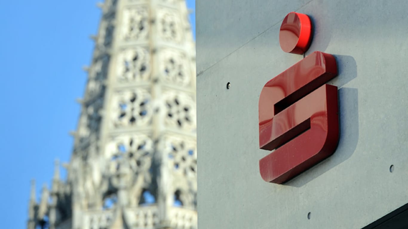 Sparkasse Ulm mit dem Münster im Hintergrund: Streit um gutverzinste Sparverträge