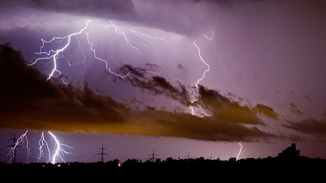 Mehr als eine halbe Million Blitze zuckte 2013 über den Himmel in Deutschland