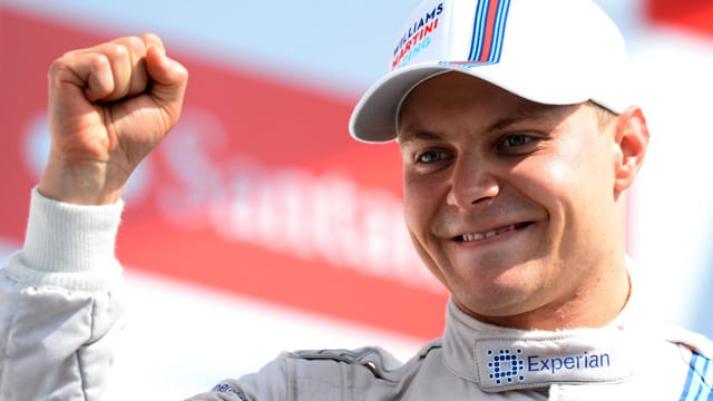 Kennt sich schon aus mit Jubelposen: Williams-Hoffnungsträger Valtteri Bottas.