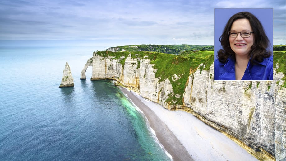 Andrea Nahles (SPD) fährt in die Normandie. Die Argumente der Arbeitsministerin: Strand, Natur, Ruhe, gutes Essen, auch aus der Heimat mit dem Auto gut erreichbar.