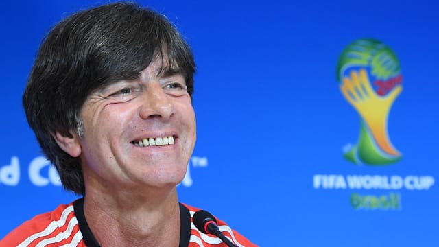 Nach dem WM-Triumph ist noch längst nicht Schluss: Joachim Löw macht als Bundestrainer weiter.