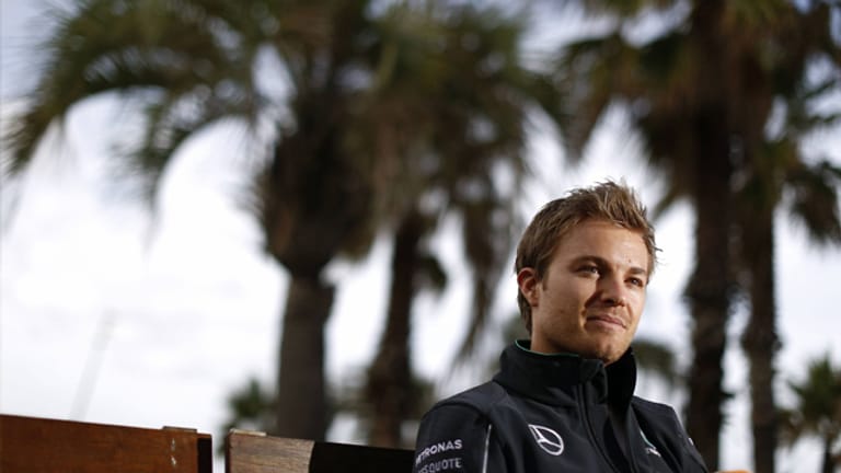 Nico Rosberg will im Urlaub am Strand unter Plamen relaxen.