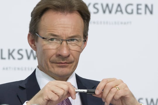 "Dringliche Probleme" in der Fertigung? Der Autobauer VW trennt sich von seinem Produktionsvorstand Michael Macht