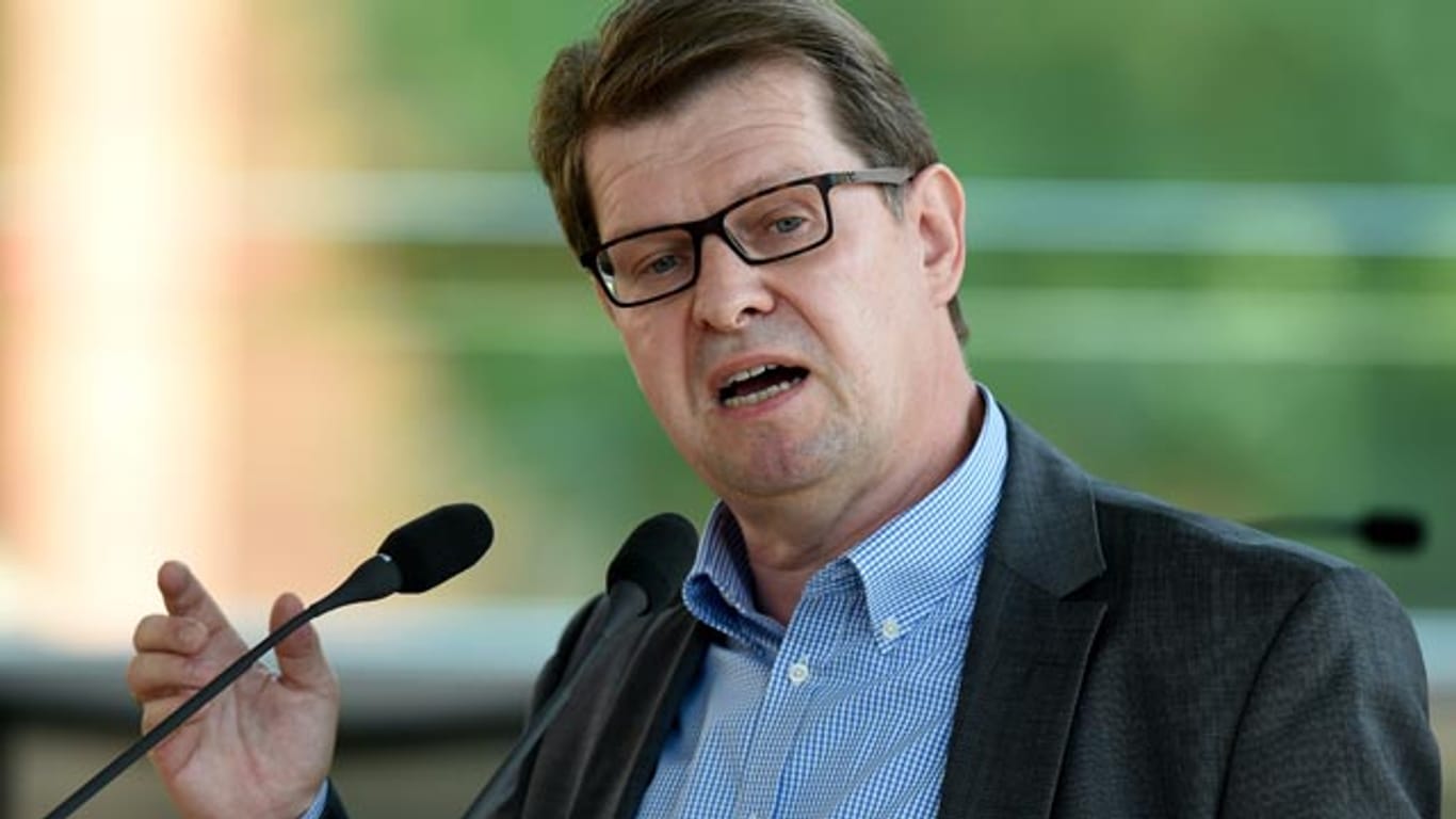 SPD-Vize Stegner kann sich ein Ausländerwahlrecht sogar auf Landes- und Bundesebene vorstellen.