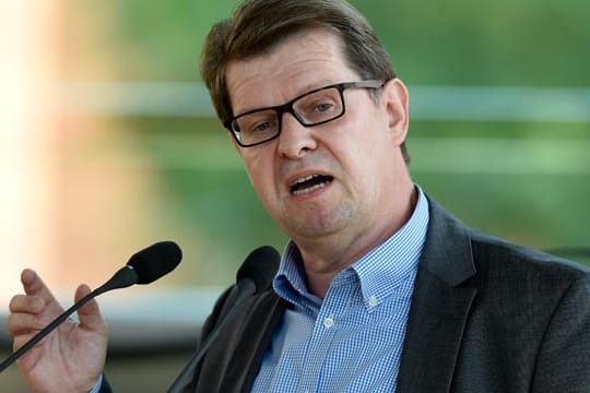 SPD-Vize Stegner kann sich ein Ausländerwahlrecht sogar auf Landes- und Bundesebene vorstellen.