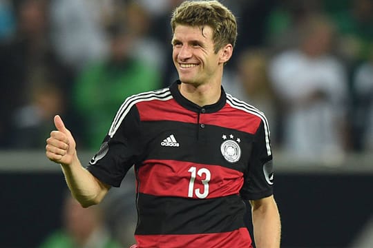 Daumen hoch: Der deutsche Weltmeister Thomas Müller ist von einen französischen Weltmeister gelobt worden.