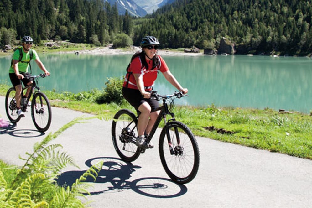 Gebirgsseen und grüne Wälder: Diese Regionen sind wie geschaffen für Touren mit dem E-Bike.