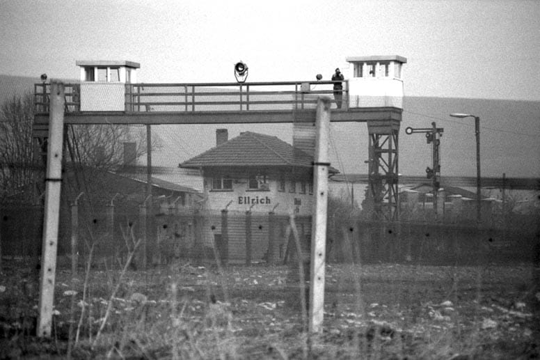 Kalenderblatt März: Grenzverlauf an der Eisenbahn-GÜSt Ellrich, 1982 Kalenderblatt März: Grenzverlauf an der Eisenbahn-GÜSt Ellrich, 1982