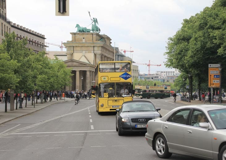 Kalenderblatt Mai: Heute gibt es die Grenzmauer "75" an der Ebertstraße in der Nähe des Brandenburger Tores nicht mehr, Foto von 2013. Kalenderblatt Mai: Heute gibt es die Grenzmauer "75" an der Ebertstraße in der Nähe des Brandenburger Tores nicht mehr, Foto von 2013.
