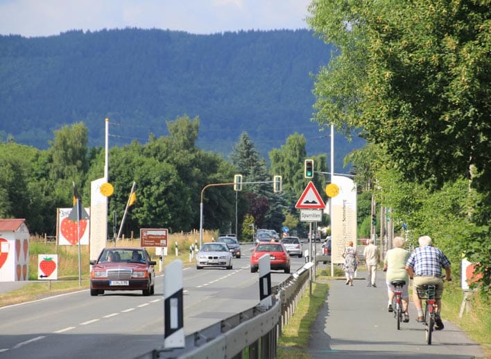 Kalenderblatt Oktober: Heute befindet sich an gleicher Stelle eine belebte Straße, Foto von 2013. Kalenderblatt Oktober: Heute befindet sich an gleicher Stelle eine belebte Straße, Foto von 2013.