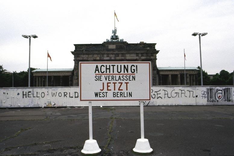 Kalender-Titelblatt: Das Brandenburger Tor, aufgenommen aus Richtung Westen, 1984 Kalender-Titelblatt: Das Brandenburger Tor, aufgenommen aus Richtung Westen, 1984