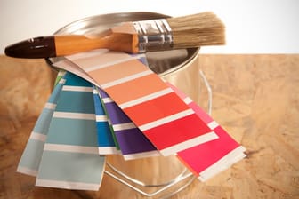 Wandfarben-Paletten sind Kataloge von Farbtönen, die die Entscheidung für eine Farbe erleichtern können