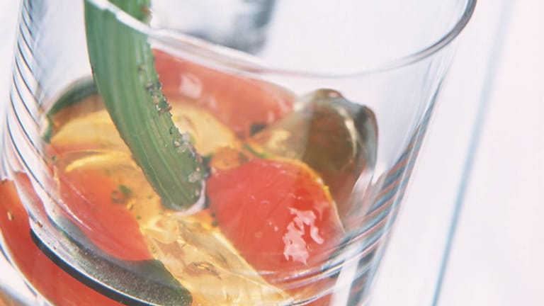 Dieser Cocktail schmeckt nicht nur auf langen Flugreisen: der Bloody Mary ist ein echter Klassiker
