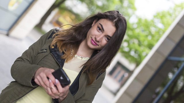 Wenn Ihr Kind nicht ans Telefon geht, können Sie den Standort des Geräts mit wenigen Klicks bestimmen.