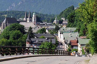 Durch Berge, Täler und sie schönsten Alleen führen Ferienstraßen in Deutschland.