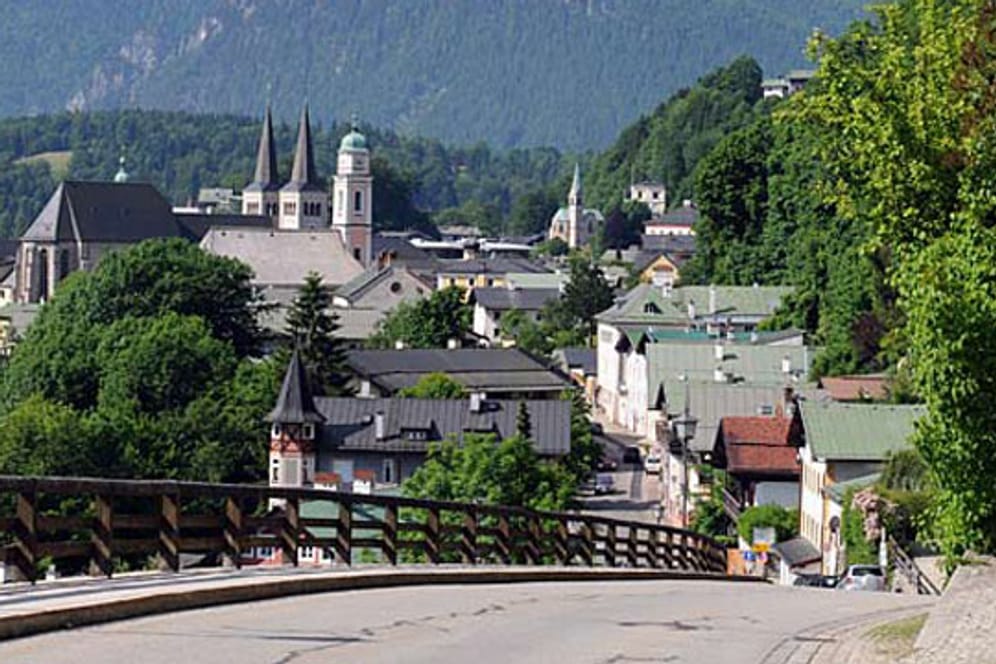 Durch Berge, Täler und sie schönsten Alleen führen Ferienstraßen in Deutschland.