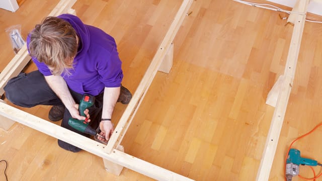 Auch ungeübte Handwerker können sich ein eigenes Bett bauen