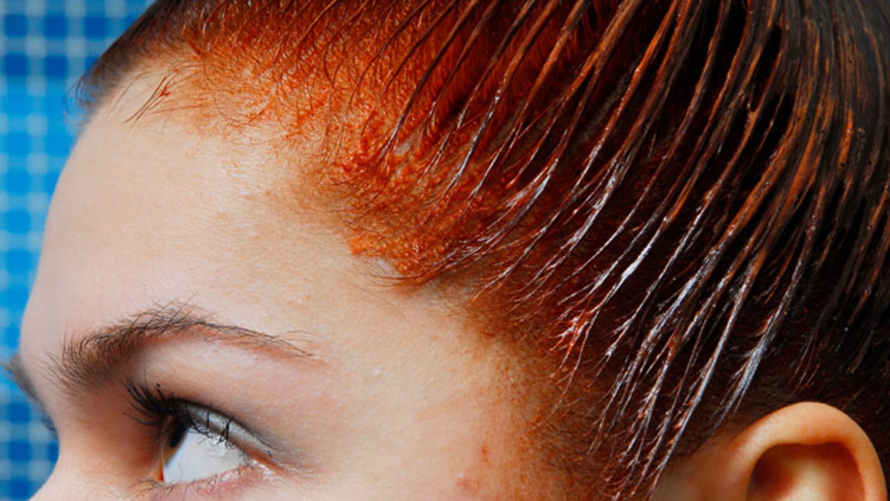 Чем смыть краску для волос с лица