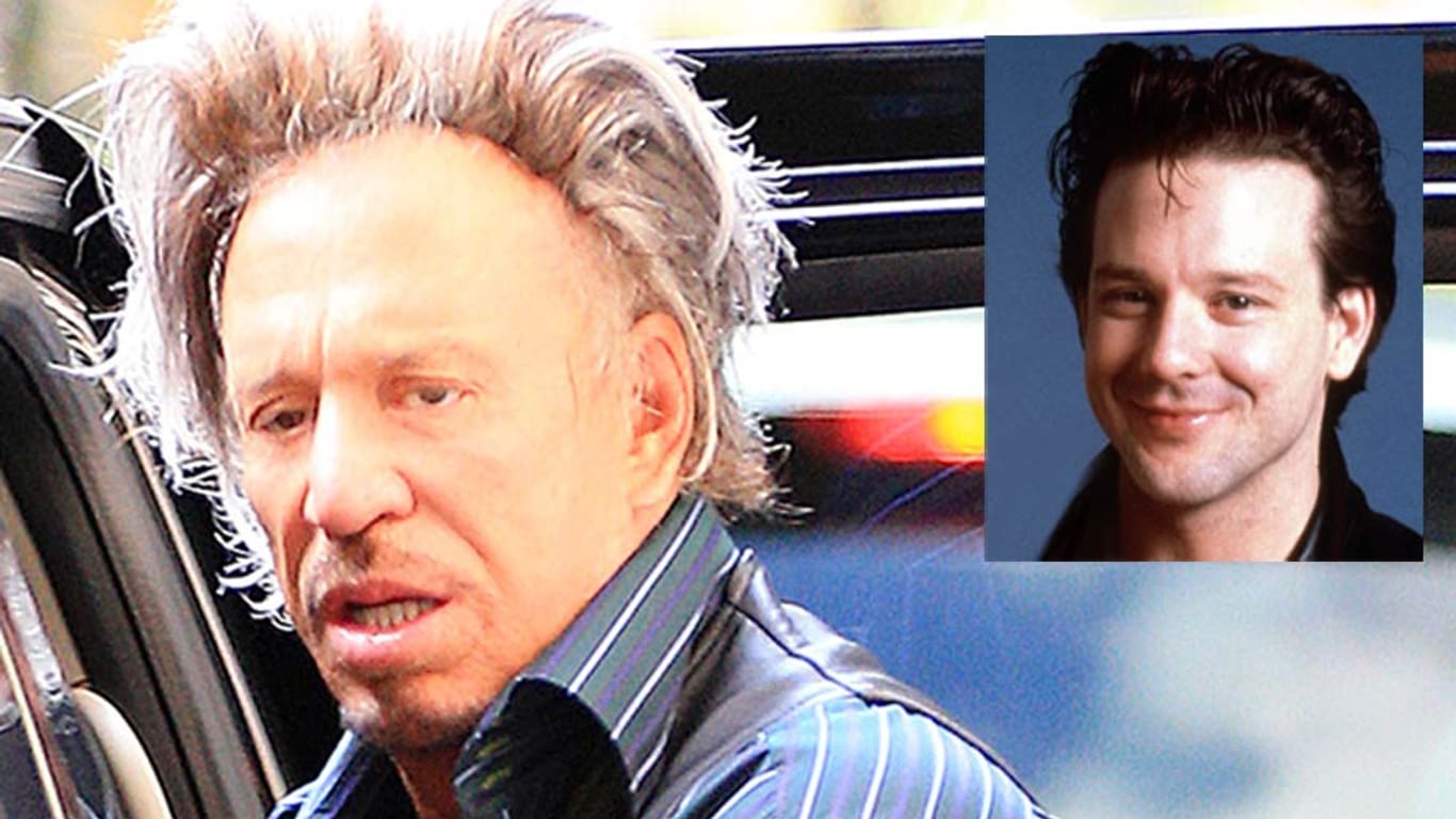 Mickey Rourke zeigt ohne Scham sein Haarteil.