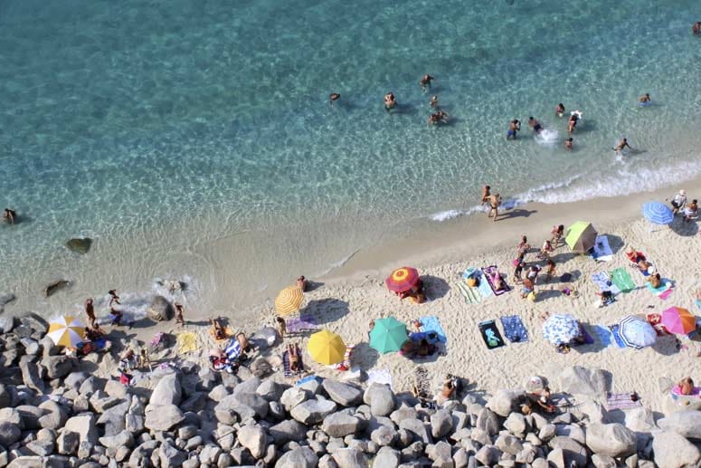 Kalabrien wird auch als "Karibik Italiens" bezeichnet. Die Südspitze des Landes trumpft selbst im Herbst noch mit 22 Grad im Meer auf.